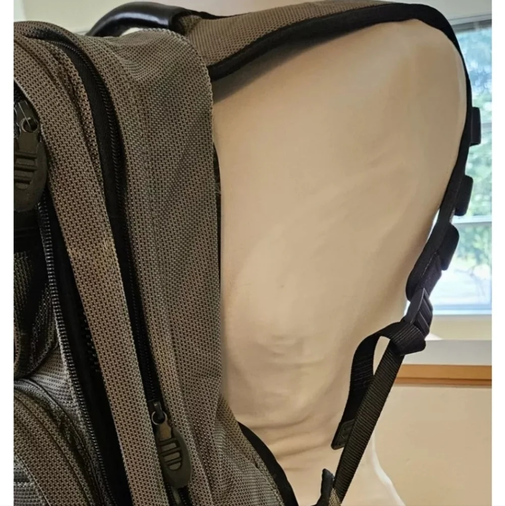 TUMI Black & Gray Backpack with Multiple Compartments Padded Straps Great Cond